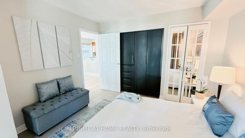 Photo 12 at 1012 - 10 Queens Quay W, Waterfront Communities C1, Toronto