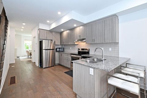 Photo 12 at 101 William Duncan Road, CFB, Toronto