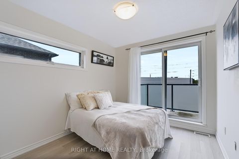 Photo 5 at 429 - 2789 Eglinton Avenue E, Eglinton East, Toronto