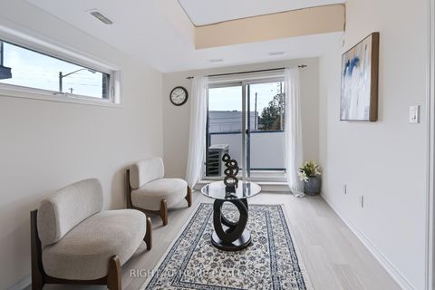 Photo 12 at 429 - 2789 Eglinton Avenue E, Eglinton East, Toronto
