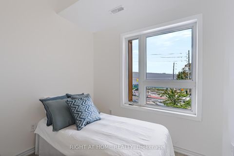 Photo 15 at 429 - 2789 Eglinton Avenue E, Eglinton East, Toronto