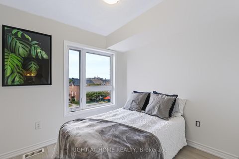 Photo 16 at 429 - 2789 Eglinton Avenue E, Eglinton East, Toronto