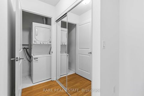 Photo 12 at 1515 - 628 Fleet Street, Niagara, Toronto