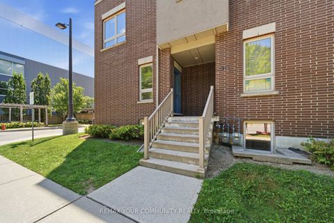 Photo 5 at 2 - 90 Caledonia Park Road, Davenport, Toronto
