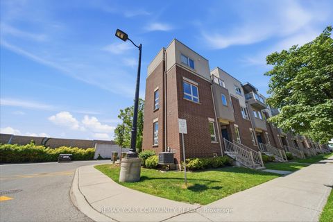 Photo 7 at 2 - 90 Caledonia Park Road, Davenport, Toronto