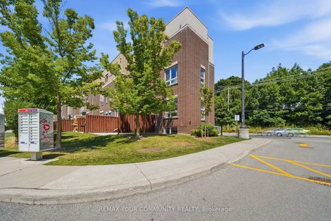 Photo 8 at 2 - 90 Caledonia Park Road, Davenport, Toronto