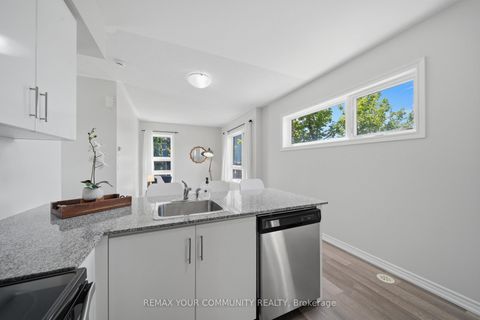 Photo 13 at 2 - 90 Caledonia Park Road, Davenport, Toronto
