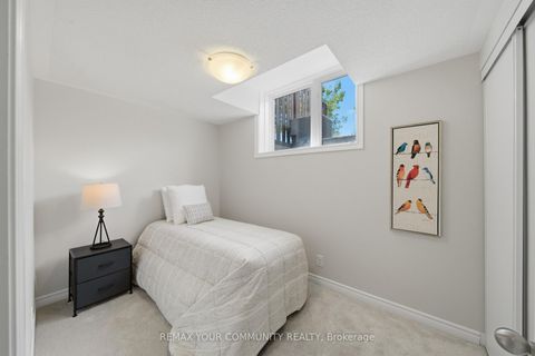 Photo 18 at 2 - 90 Caledonia Park Road, Davenport, Toronto