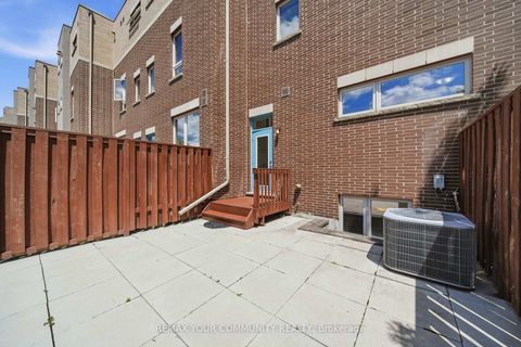 Photo 27 at 2 - 90 Caledonia Park Road, Davenport, Toronto