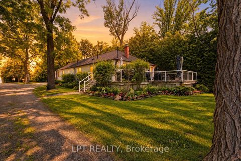 Photo 6 at 678 Lake Drive E, Historic Lakeshore Communities, Georgina