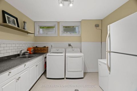 Photo 29 at 42 Heathview Avenue, Bayview Village, Toronto