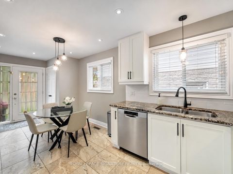 Photo 9 at 160 Holmcrest Trail, Centennial Scarborough, Toronto