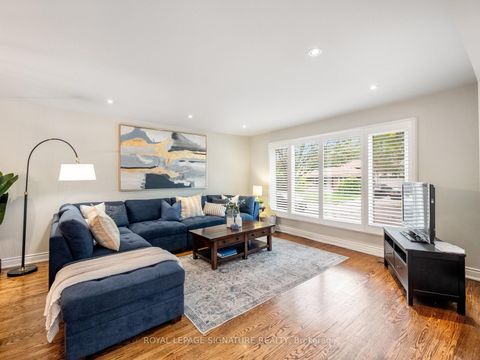 Photo 12 at 160 Holmcrest Trail, Centennial Scarborough, Toronto