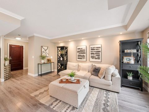 Photo 12 at 306 - 9 Greenbriar Road, Bayview Village, Toronto