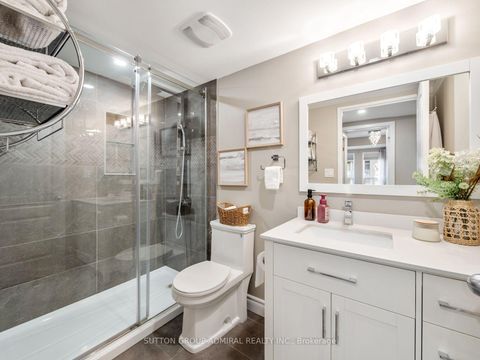 Photo 28 at 306 - 9 Greenbriar Road, Bayview Village, Toronto