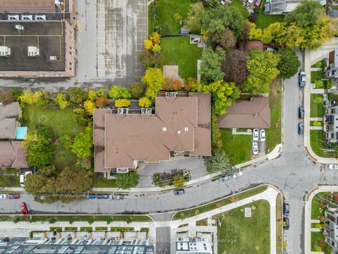 Photo 43 at 306 - 9 Greenbriar Road, Bayview Village, Toronto