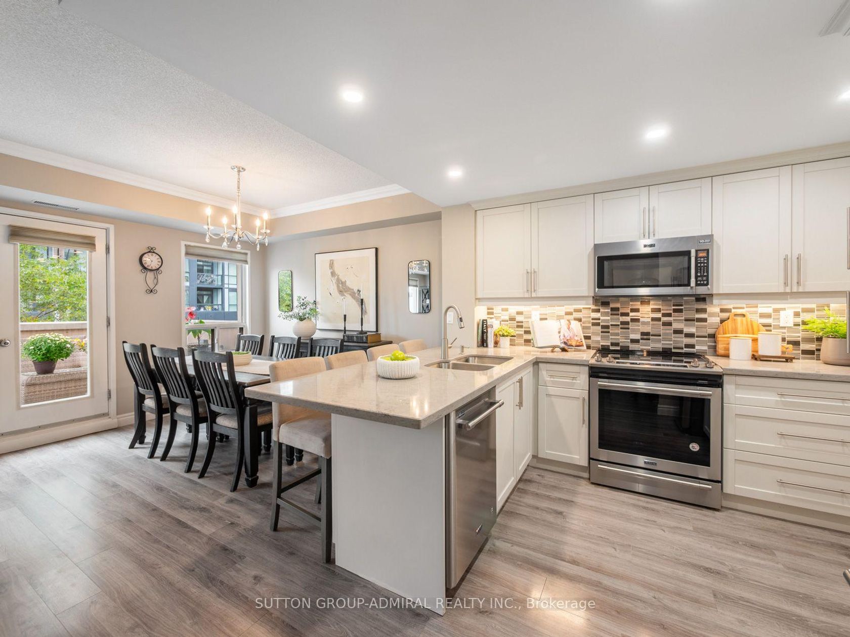 306 - 9 Greenbriar Road, Bayview Village, Toronto 