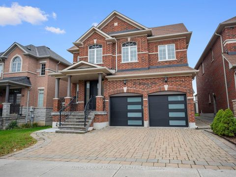 Photo 2 at 40 Trudeau Drive, Vellore Village, Vaughan