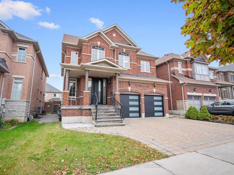 Photo 3 at 40 Trudeau Drive, Vellore Village, Vaughan