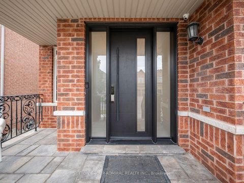 Photo 4 at 40 Trudeau Drive, Vellore Village, Vaughan