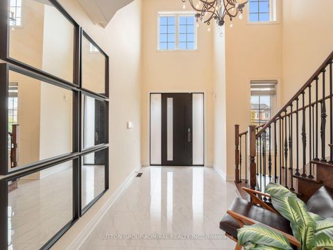 Photo 5 at 40 Trudeau Drive, Vellore Village, Vaughan