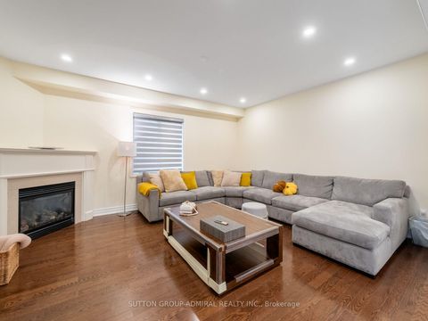 Photo 11 at 40 Trudeau Drive, Vellore Village, Vaughan