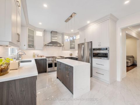 Photo 16 at 40 Trudeau Drive, Vellore Village, Vaughan
