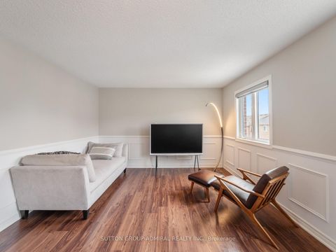 Photo 25 at 40 Trudeau Drive, Vellore Village, Vaughan
