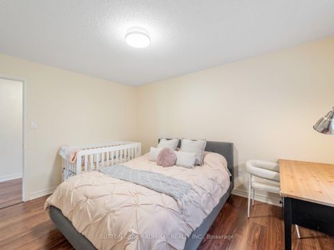 Photo 27 at 40 Trudeau Drive, Vellore Village, Vaughan