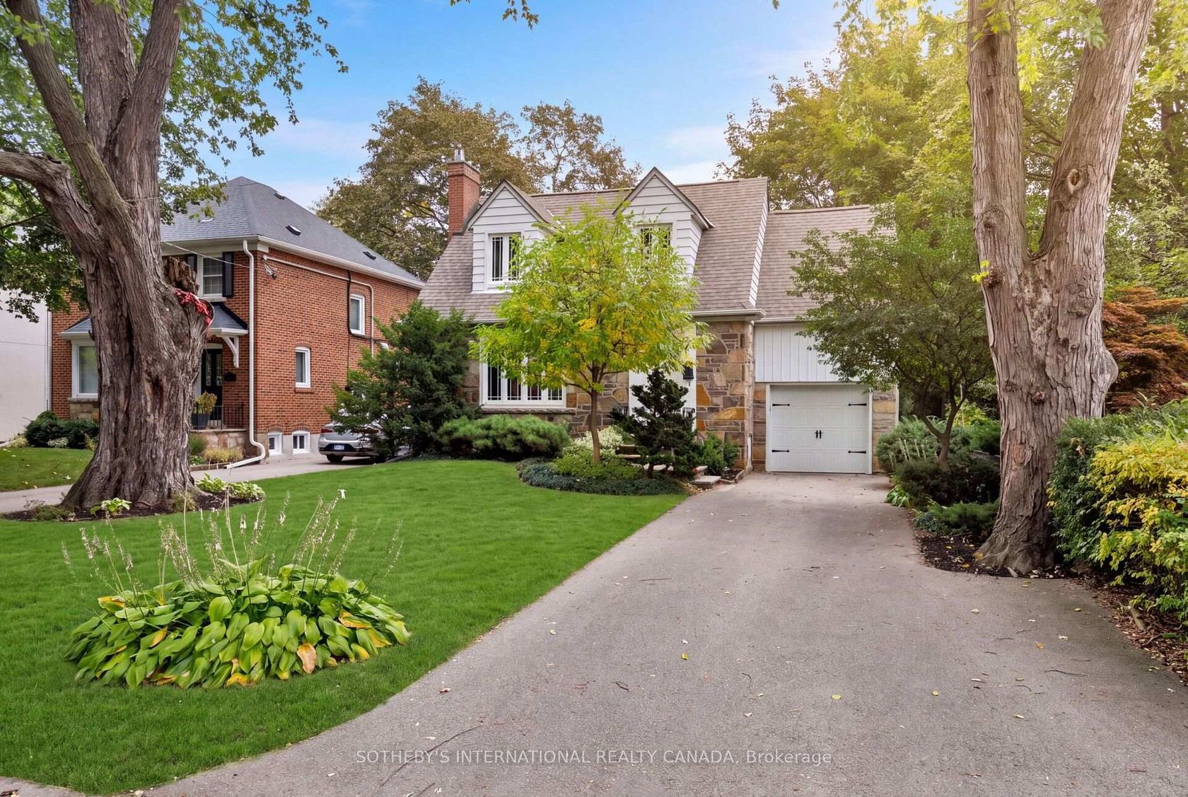 145 Brentwood Road N, Kingsway South, Toronto 
