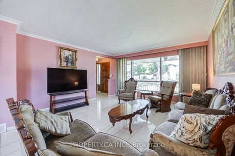 Photo 6 at 28 Blue Springs Road, Maple Leaf, Toronto