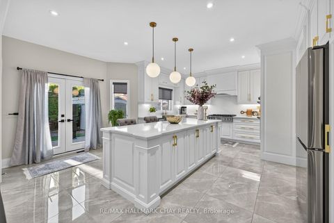 Photo 7 at 160 Golden Gate Circle, Sonoma Heights, Vaughan