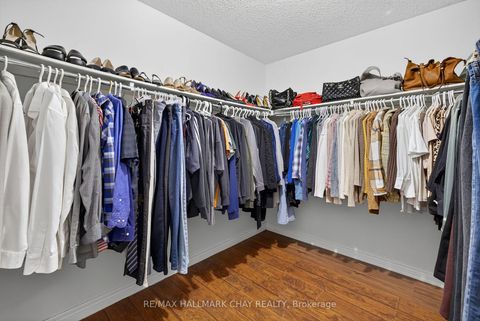 Photo 23 at 160 Golden Gate Circle, Sonoma Heights, Vaughan