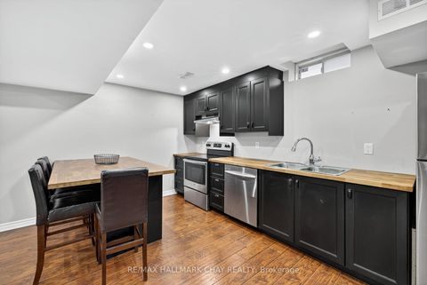 Photo 34 at 160 Golden Gate Circle, Sonoma Heights, Vaughan