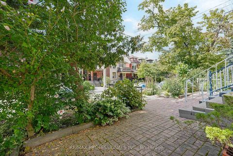 Photo 2 at 227 Montrose Avenue, Little Italy, Toronto