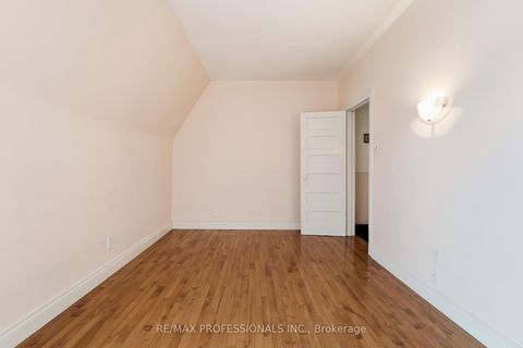 Photo 34 at 227 Montrose Avenue, Little Italy, Toronto