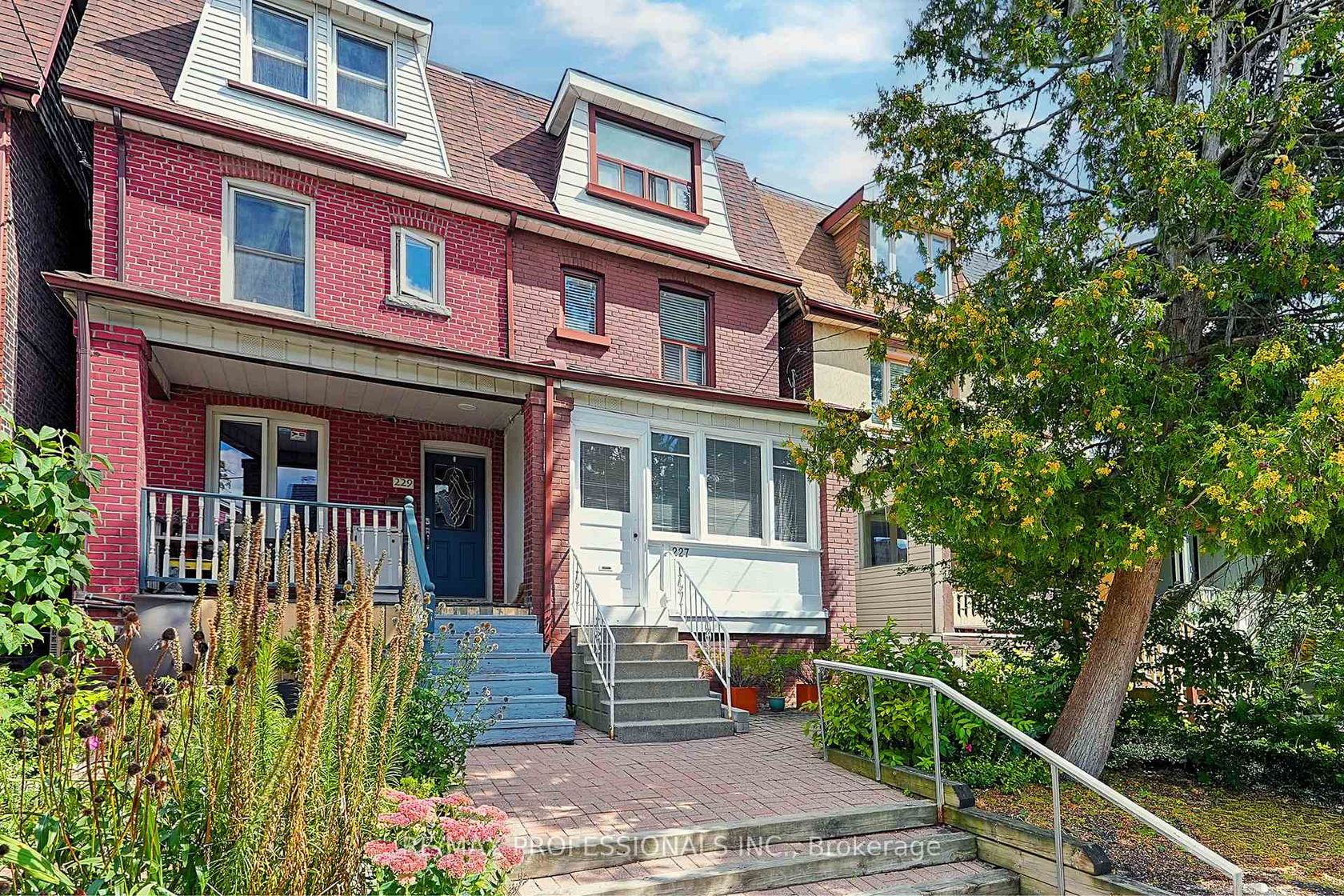 227 Montrose Avenue, Little Italy, Toronto 