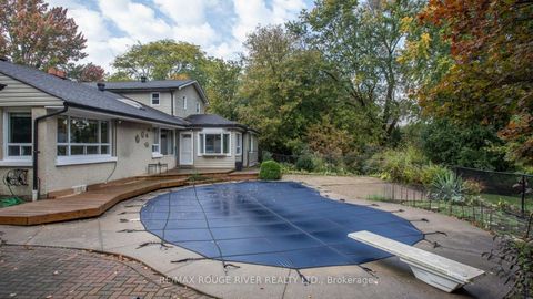 Photo 3 at 37 Acland Crescent, Highland Creek, Toronto