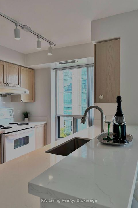 Photo 2 at 811 - 28 Olive Avenue, Willowdale East, Toronto