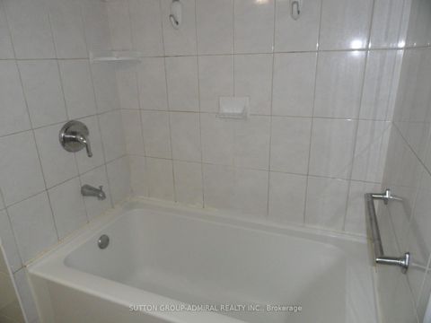 Photo 8 at 23 Chalkfarm Dr Drive, CFB, Toronto
