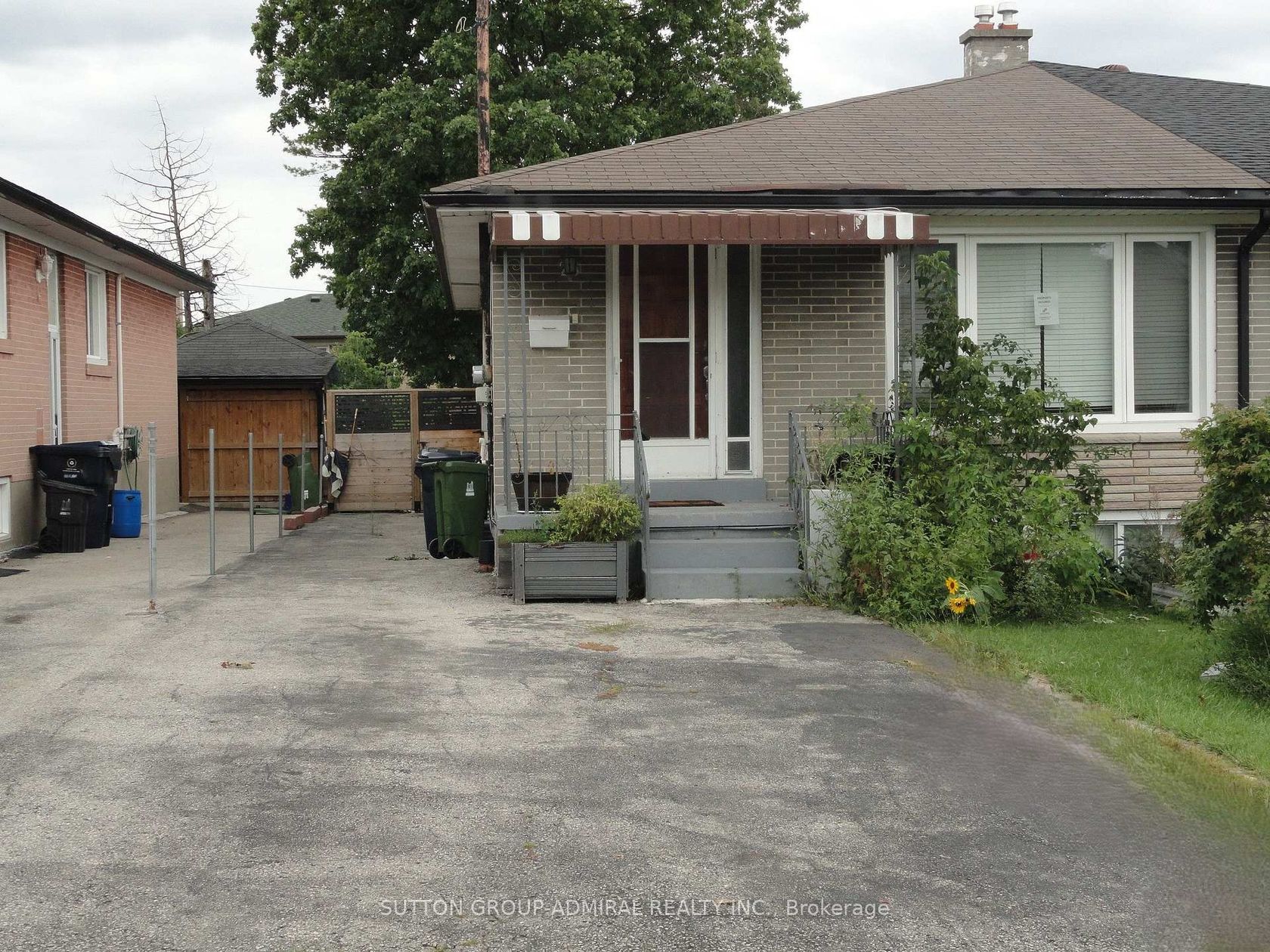 23 Chalkfarm Dr Drive, CFB, Toronto 