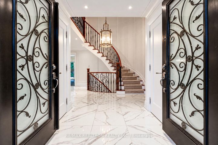 Photo 2 at 16 Sagewood Drive, Don Mills, Toronto