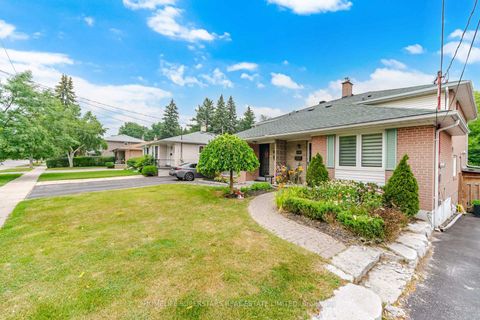 Photo 1 at 334 Woodsworth Road, Windfields, Toronto