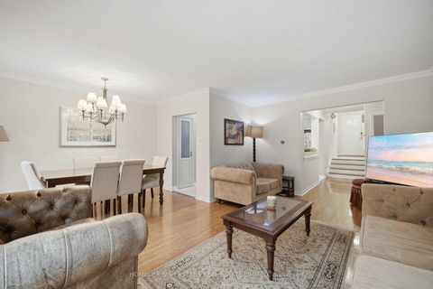Photo 10 at 334 Woodsworth Road, Windfields, Toronto