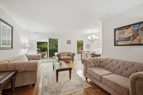 Photo 12 at 334 Woodsworth Road, Windfields, Toronto