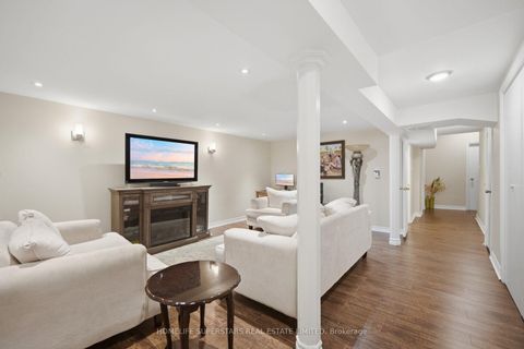 Photo 18 at 334 Woodsworth Road, Windfields, Toronto