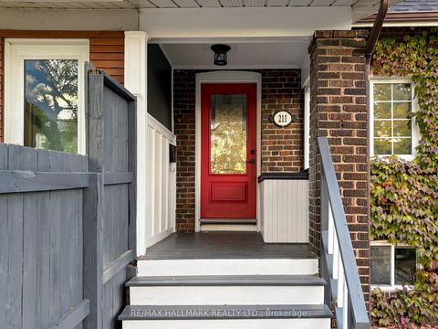 Photo 3 at 211 Golfview Avenue, Danforth, Toronto