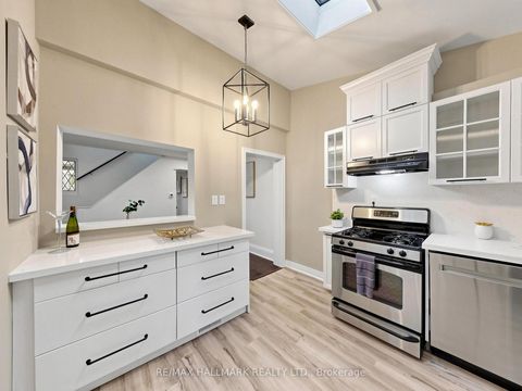 Photo 10 at 211 Golfview Avenue, Danforth, Toronto