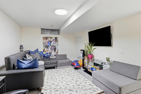 Photo 36 at 46 Hendrick Avenue, Wychwood, Toronto