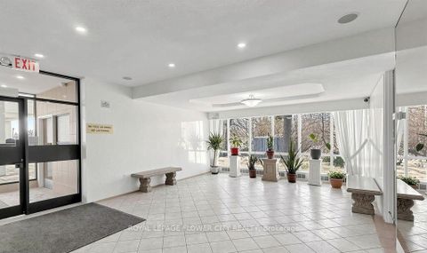 Photo 4 at 413 - 455 Sentinel Road, York University Heights, Toronto